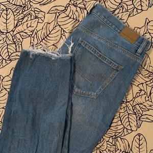 frayed hem mom jeans